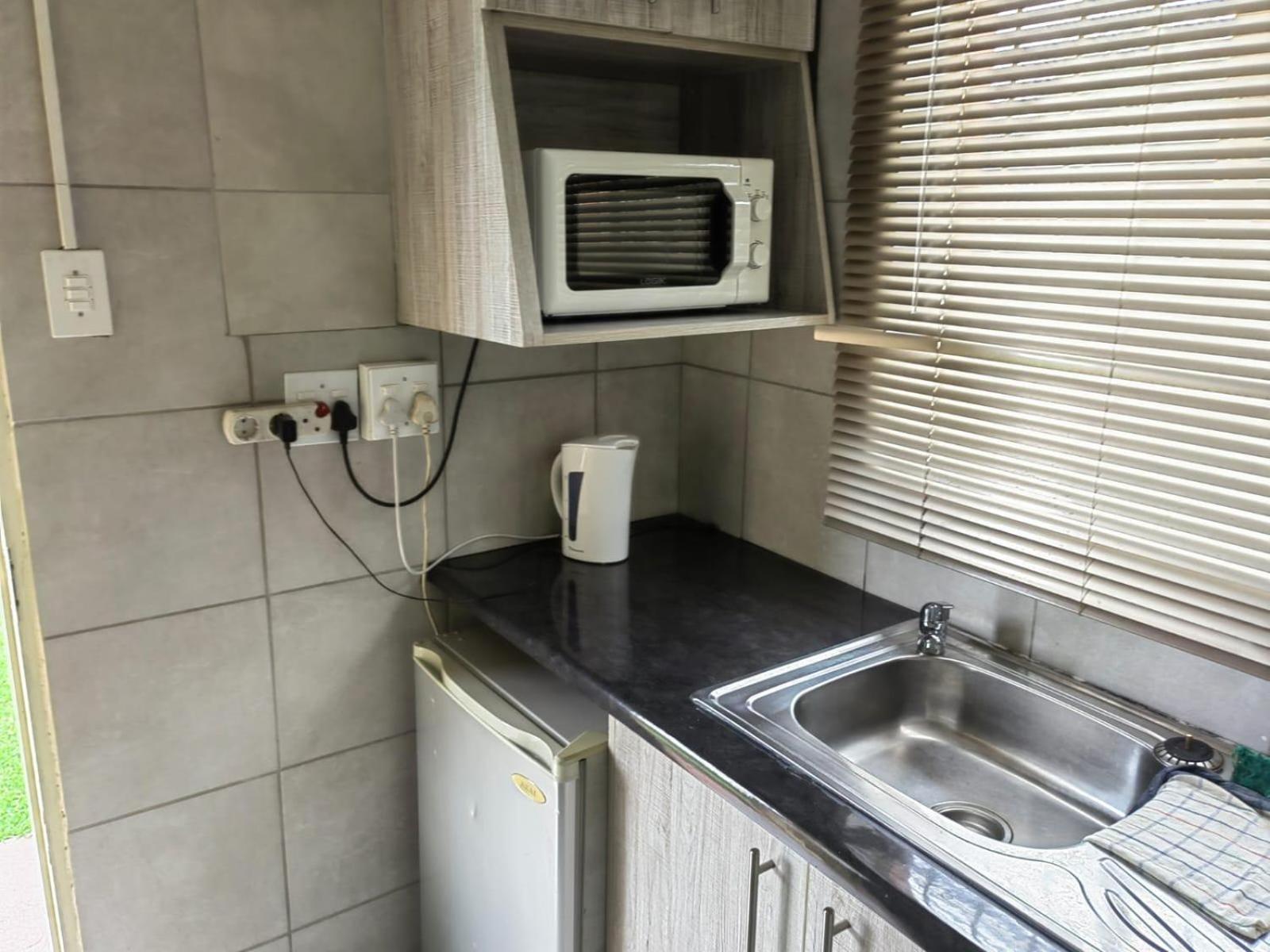 Sibahlenomhlambi Guesthouse 스프링스 객실 사진