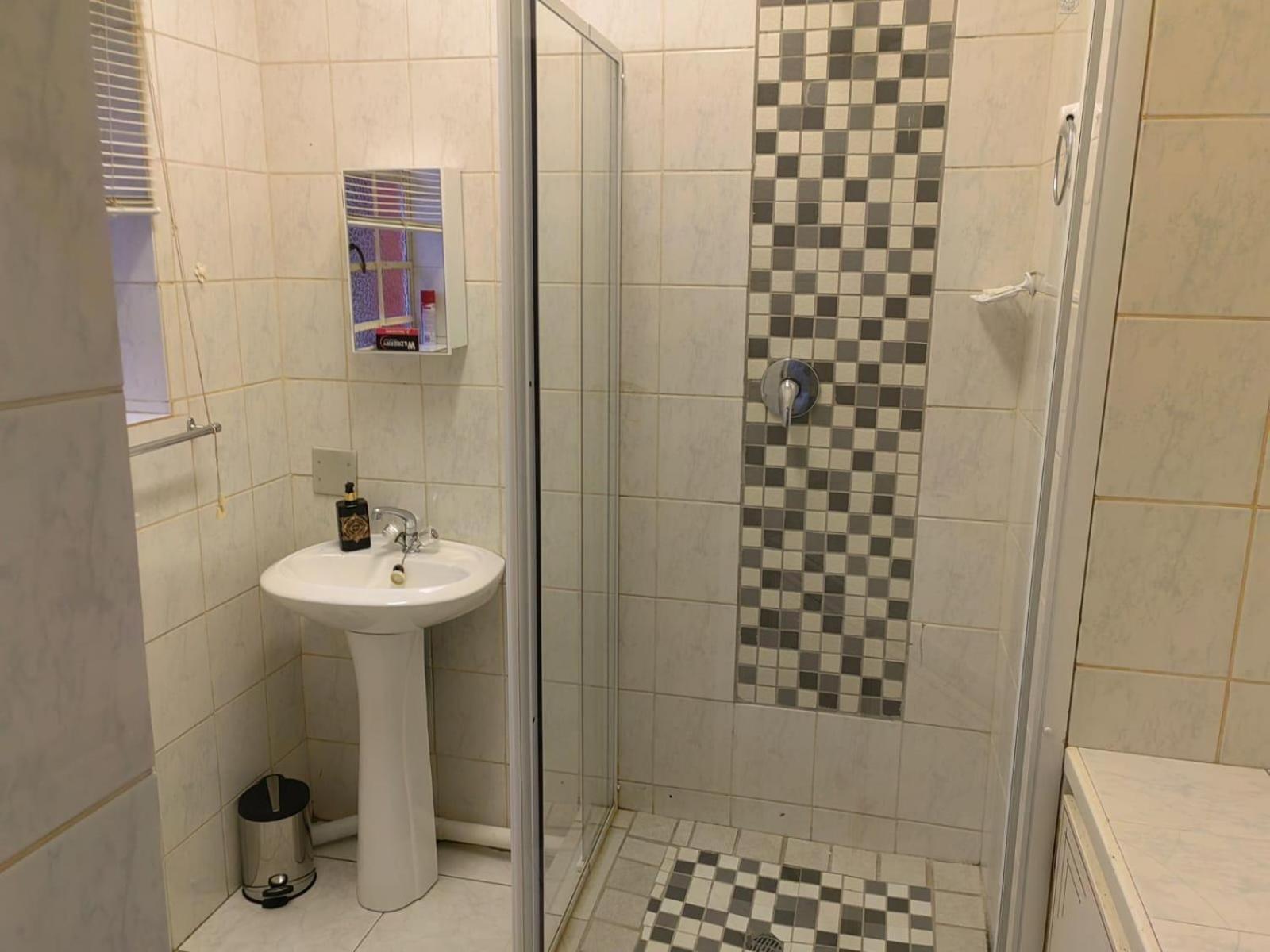 Sibahlenomhlambi Guesthouse 스프링스 객실 사진