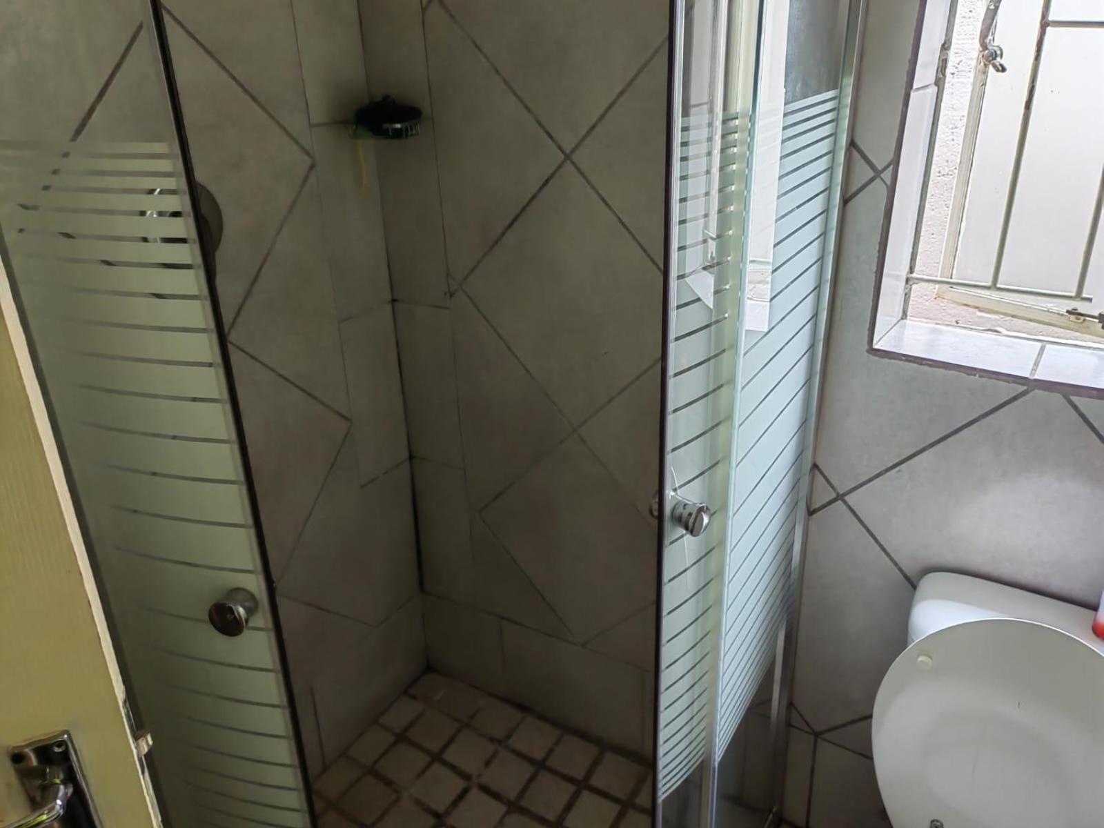 Sibahlenomhlambi Guesthouse 스프링스 객실 사진