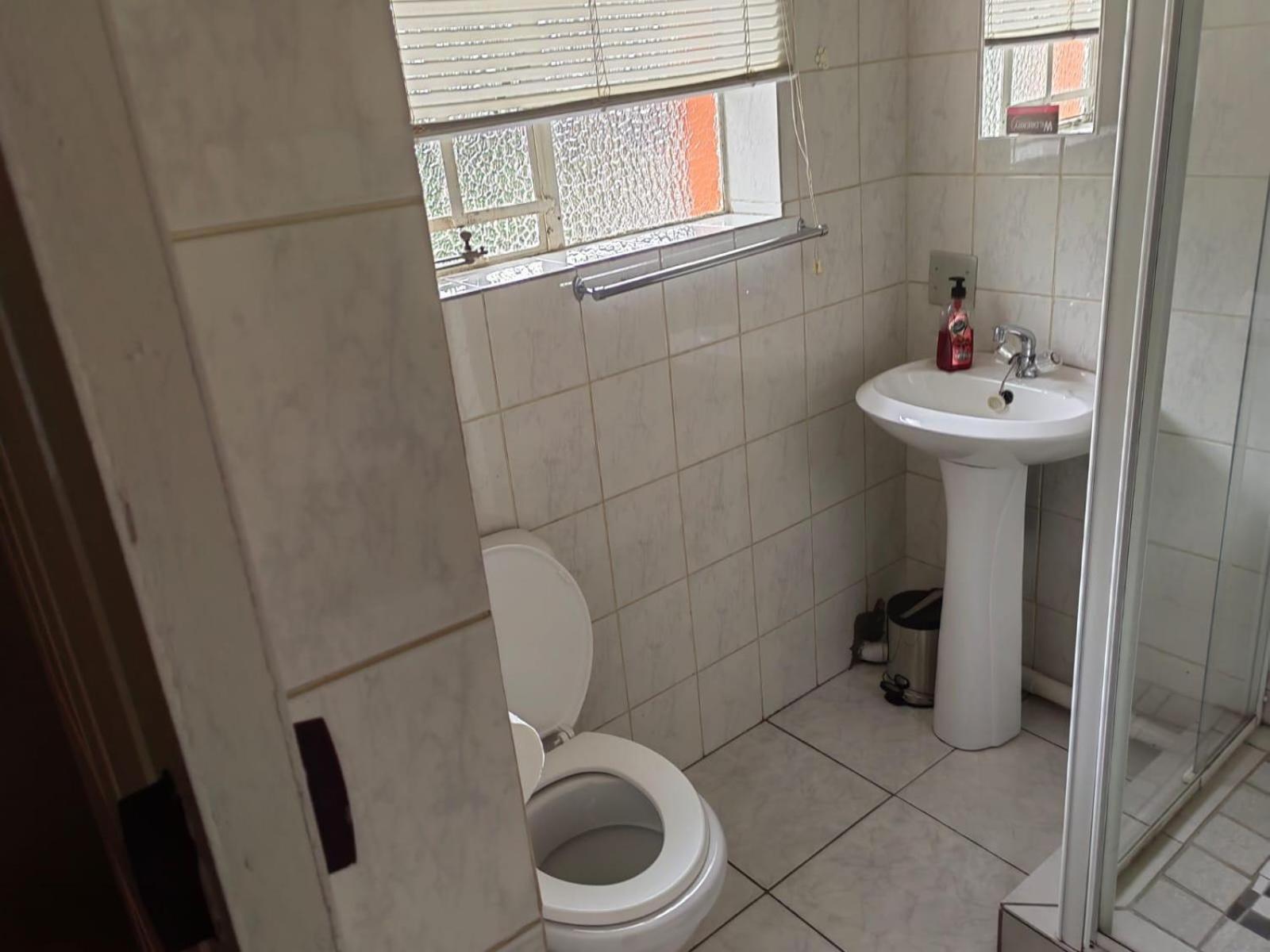 Sibahlenomhlambi Guesthouse 스프링스 객실 사진